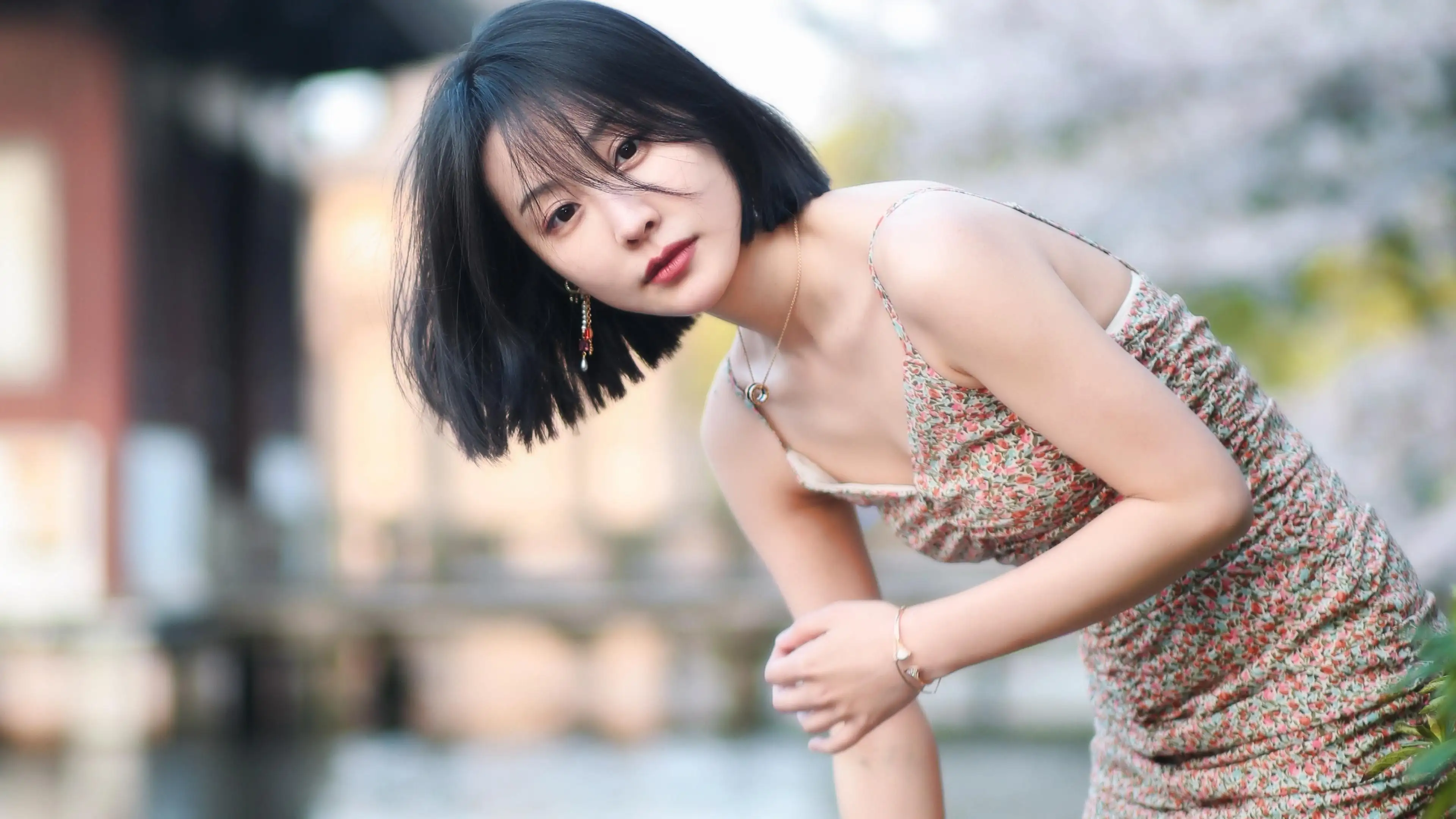那曲成都伴游小姐姐雅美