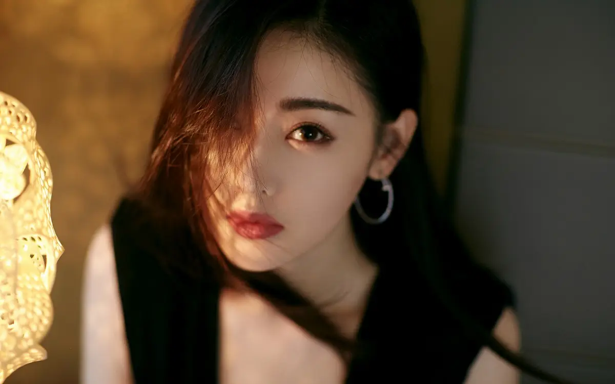 那曲私人伴游小姐姐红梅